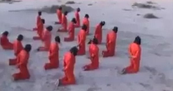 Φρίκη: Μαζική εκτέλεση τζιχαντιστών από άνδρες του Λιβυκού Στρατού (εικόνες, βίντεο)